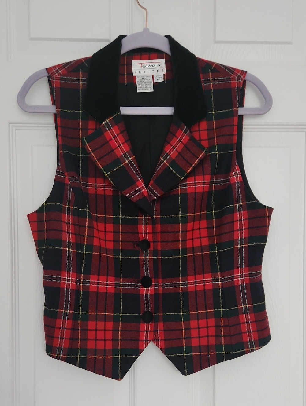 100% Wool 90s Vintage Dark Academia Costume Red Black Tartan Vest Velvet Collar